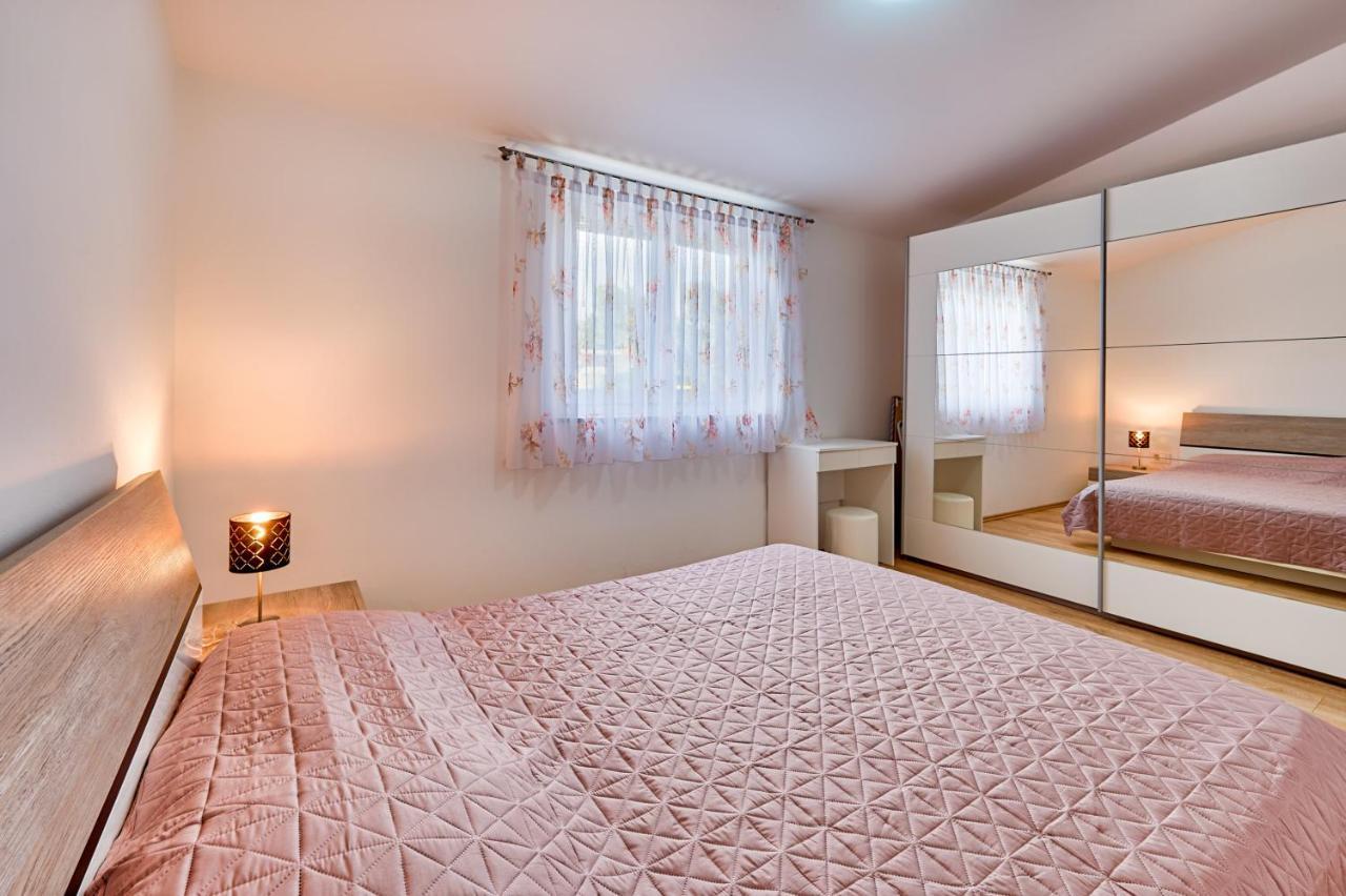 Apartments Lara Μεντουλίν Εξωτερικό φωτογραφία