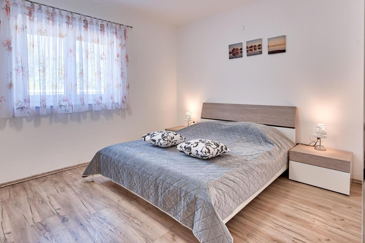Apartments Lara Μεντουλίν Εξωτερικό φωτογραφία