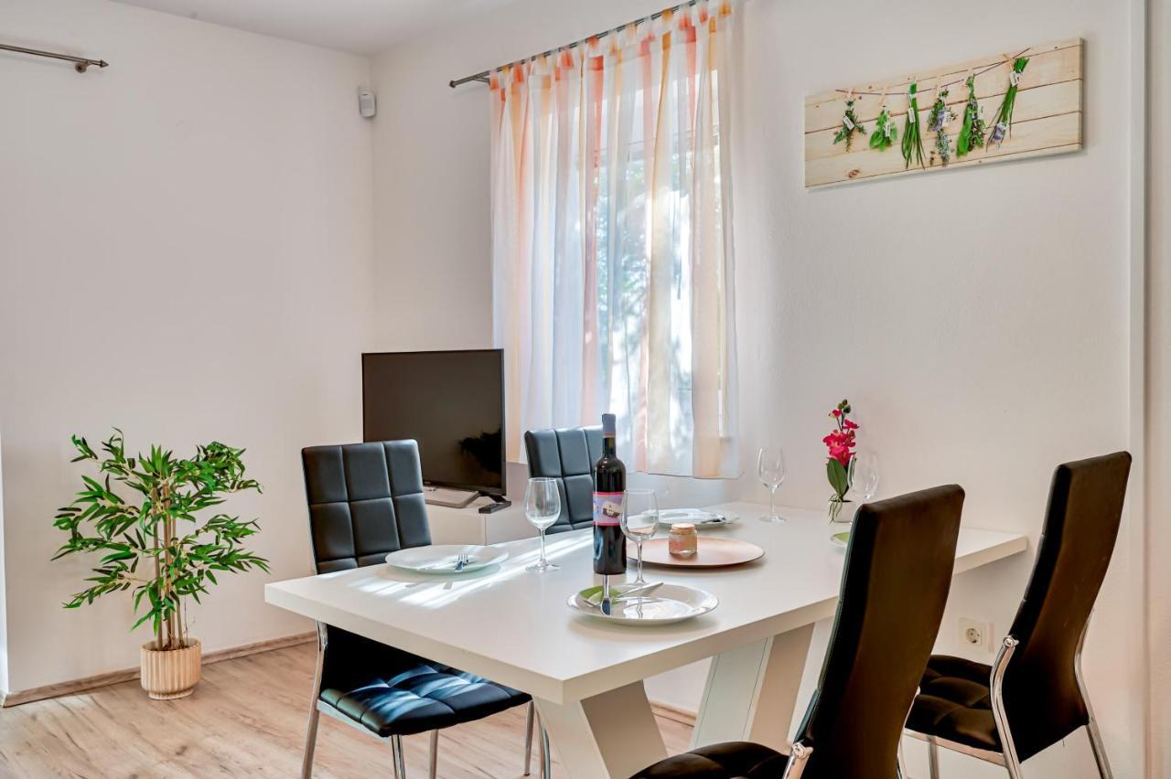 Apartments Lara Μεντουλίν Εξωτερικό φωτογραφία