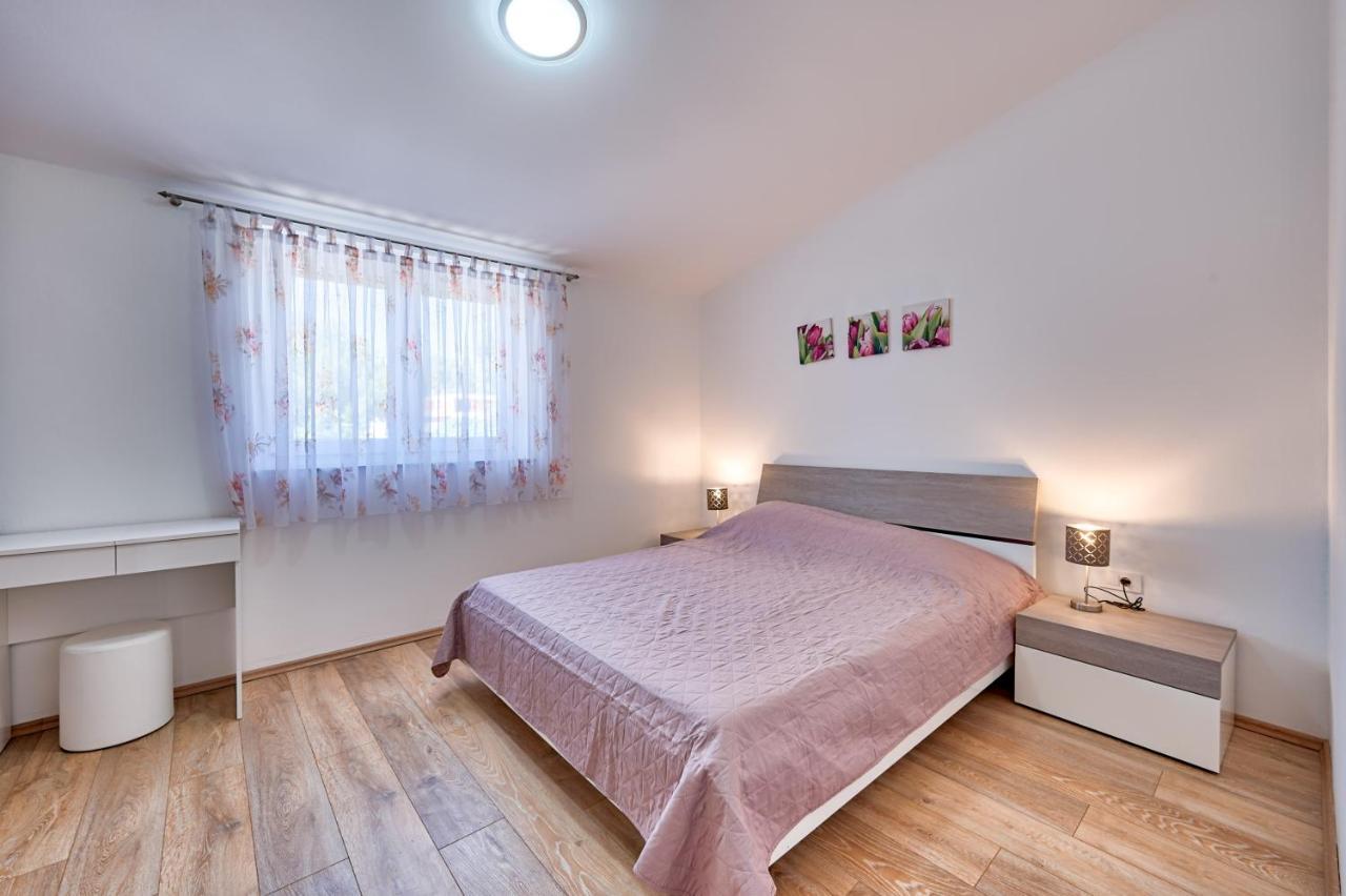 Apartments Lara Μεντουλίν Εξωτερικό φωτογραφία